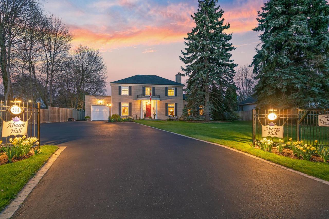 Abacot Hall Bed & Breakfast Niagara-on-the-Lake Bagian luar foto