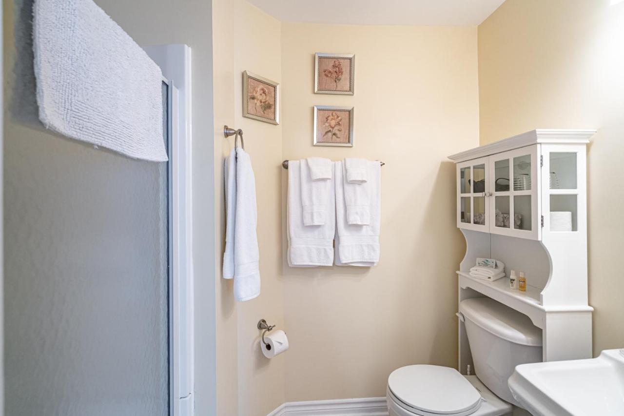 Abacot Hall Bed & Breakfast Niagara-on-the-Lake Bagian luar foto